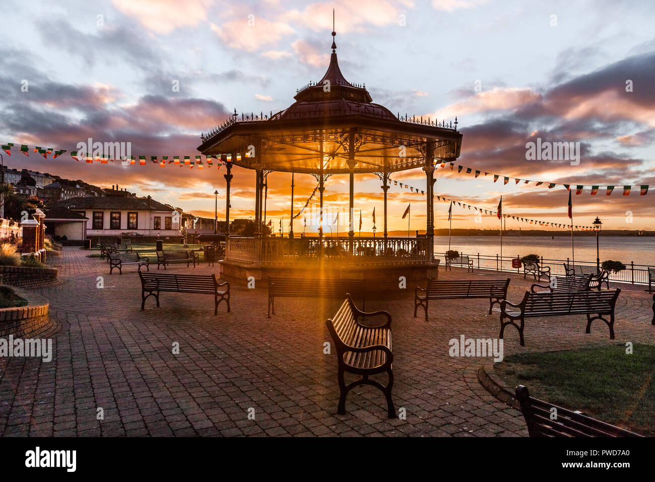 Cobh, Cork, Irland. 19. September 2016. Die alten viktorianischen Musikpavillon am Kennedy Park in Cobh, Co Cork beleuchtet durch frühen Morgenlicht. Stockfoto