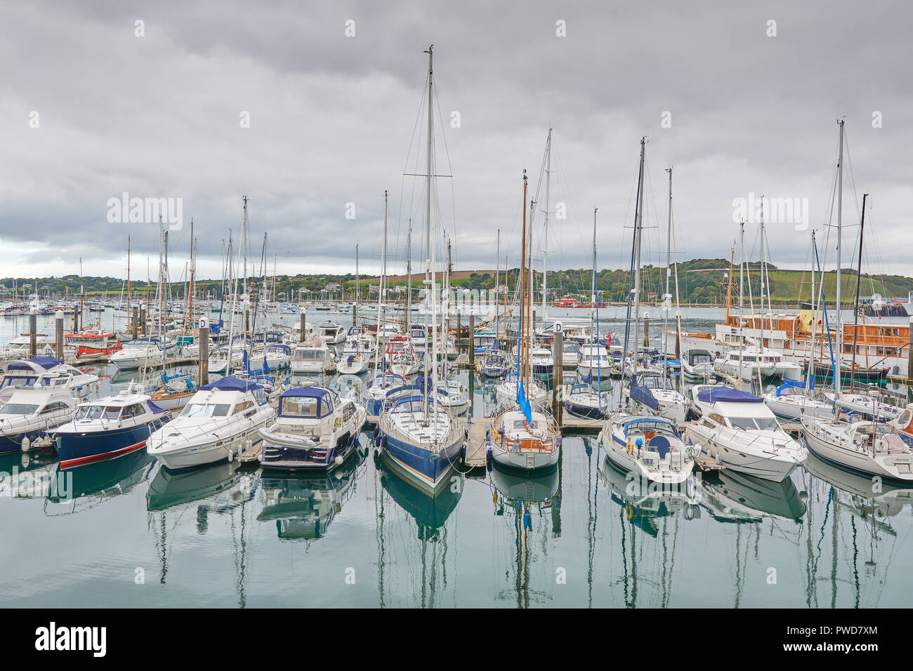 Segeln Boote im Hafen von Falmouth, Cornwall, England. Stockfoto