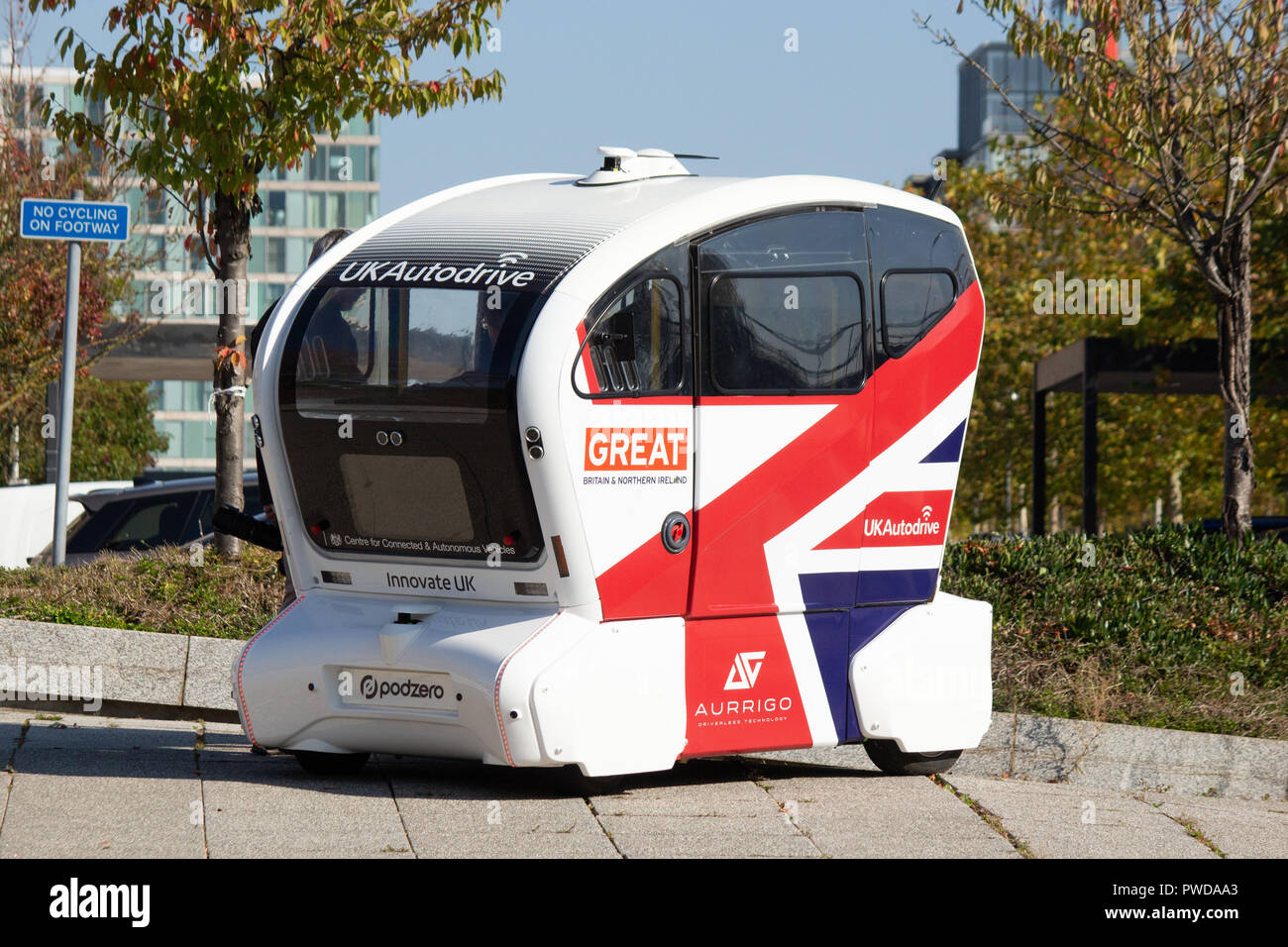 Pod Aurrigo fahrerlose Fahrzeuge in Milton Keynes, England, UK getestet. Stockfoto