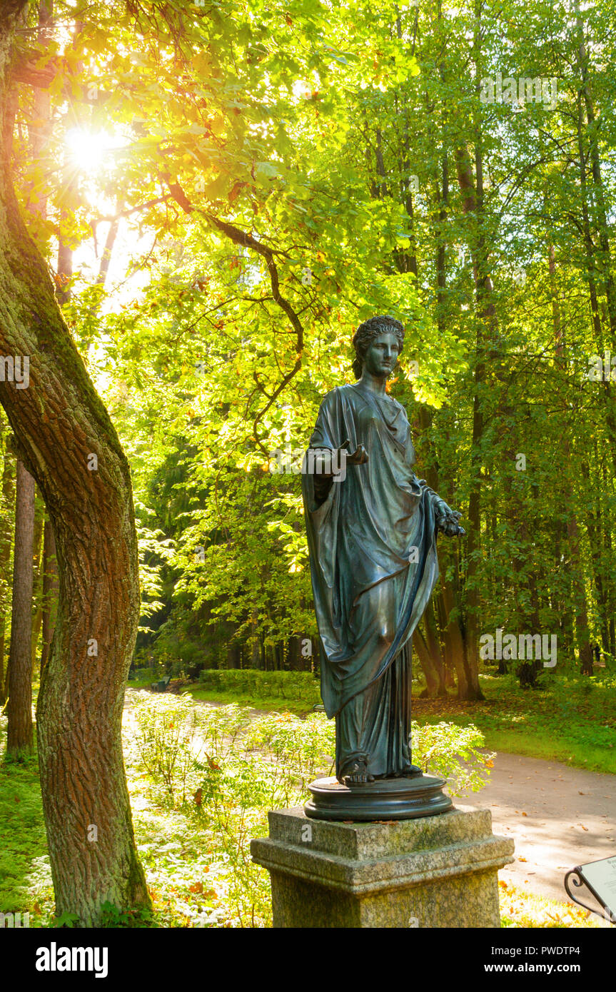 Göttin flora skulptur Fotos und Bildmaterial in hoher Auflösung Alamy