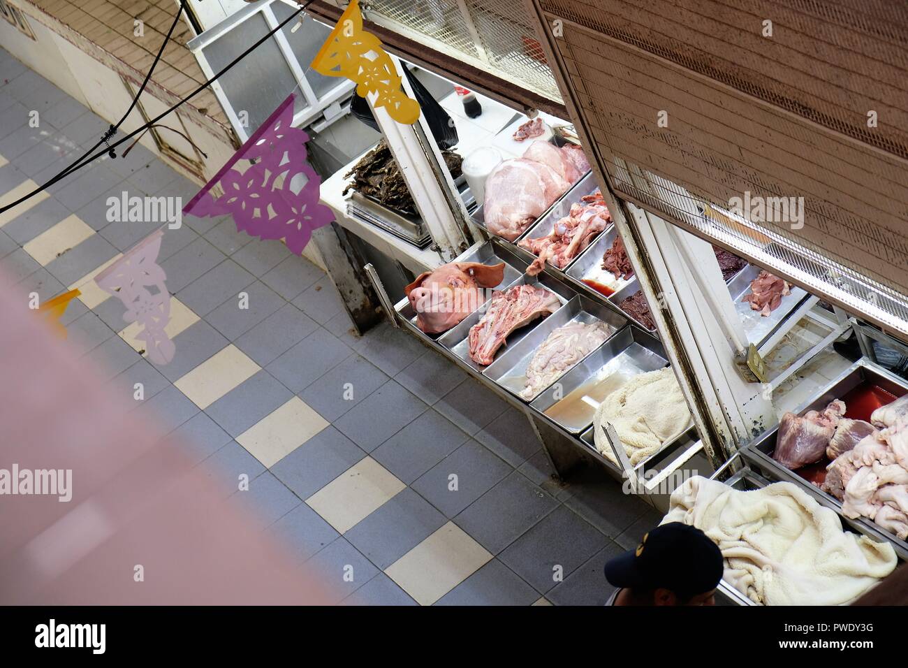 Im Mercado La Soledad, spezialisiert auf Schweine- und Rindfleisch Darm für den menschlichen Verzehr Abschaltdruck (Leon, Guanajuato, Mexiko). Stockfoto