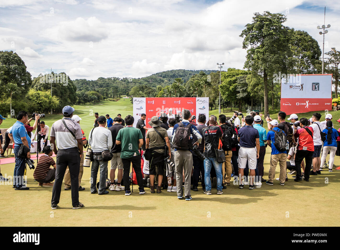 Kuala Lumpur, Malaysia. 14. Oktober, 2018. Australier Marc Leishman gewinnt die PGA CIMB Classic Golf Turnier in Kuala Lumpur, Malaysia. Ein Blick auf die News Fotografen unter Leishman Fotos. © Danny Chan/Alamy Leben Nachrichten. Stockfoto