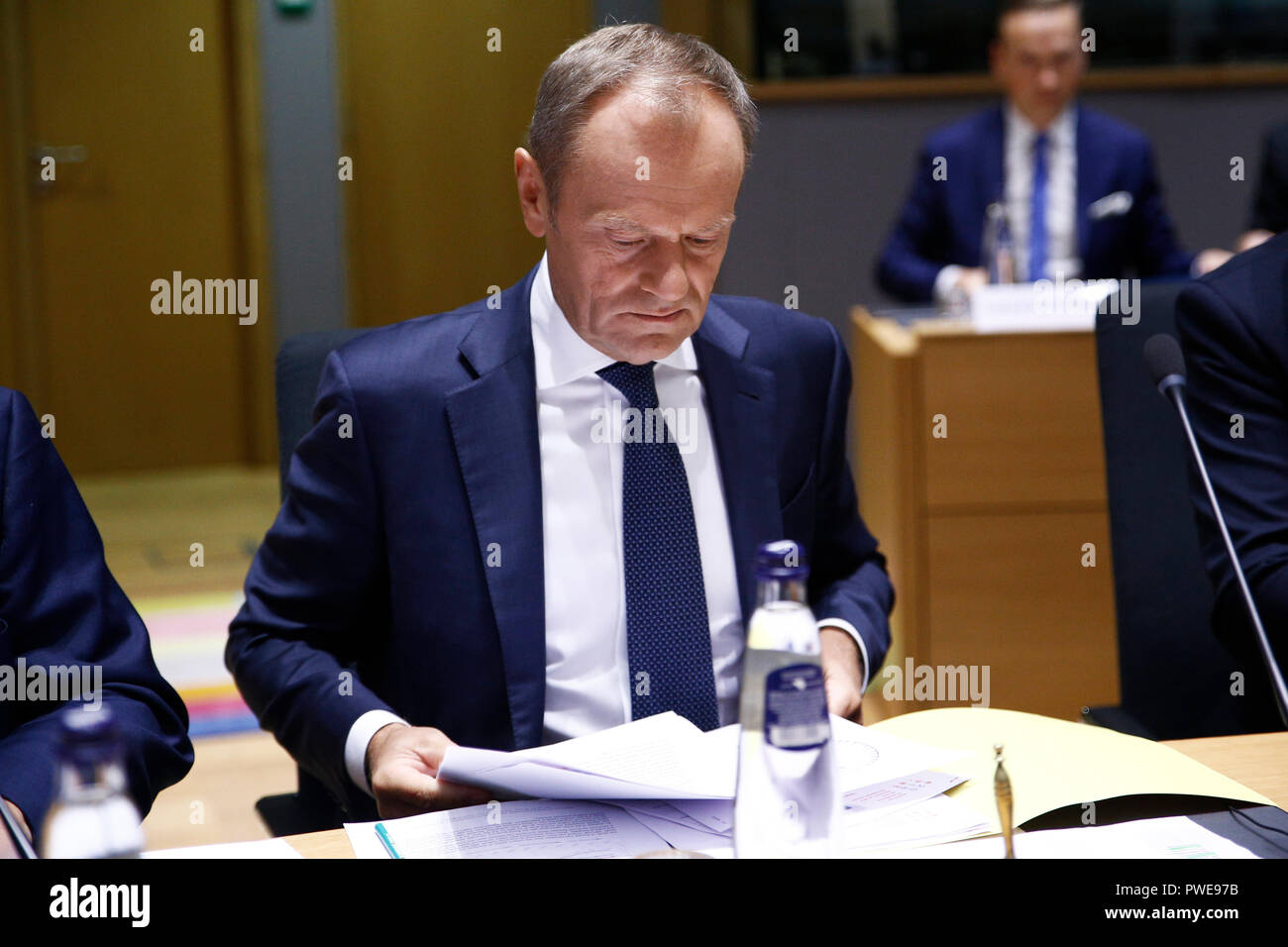 Brüssel, Belgien. 16. Okt 2018. Der Präsident des Europäischen Rates Donald Tusk besucht in den Dreiparteien-sozialgipfel. Alexandros Michailidis/Alamy leben Nachrichten Stockfoto