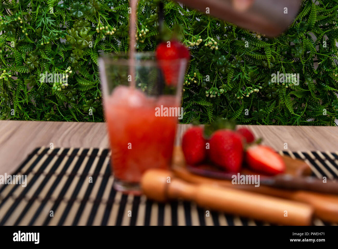 Köstliche typisch brasilianische Maracuja trinken Stockfoto