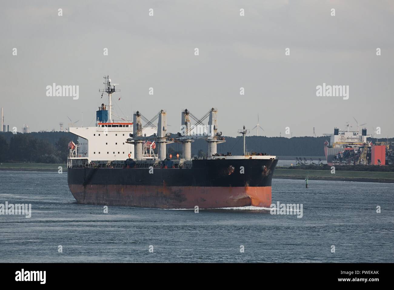 Industrielle Schiff Rotterdam verlassen Stockfoto