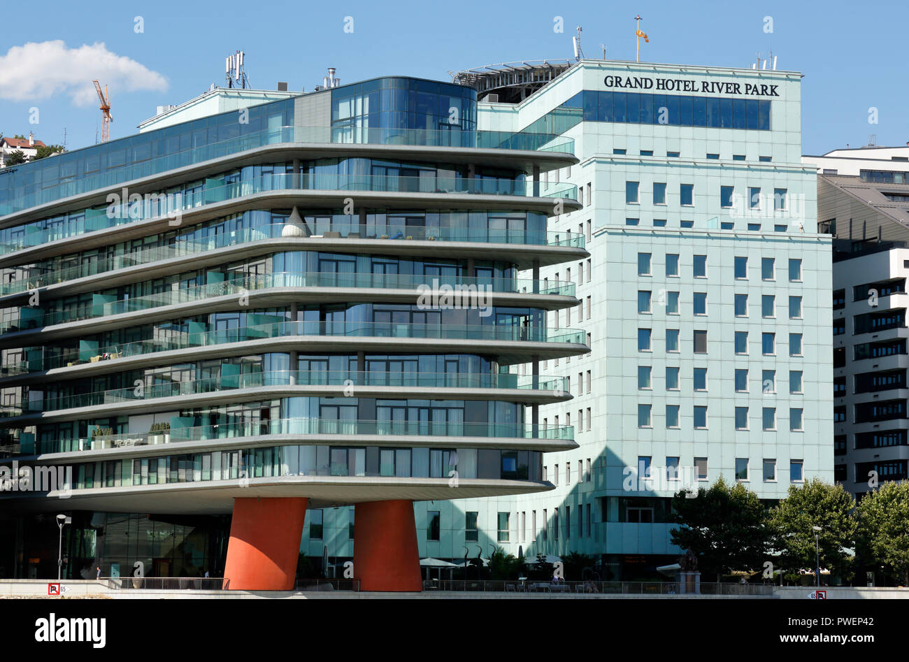 Slowakischen Republik, Slowakei, Bratislava, Hauptstadt, Donau, Kleine Karpaten, Grand Hotel River Park am Ufer der Donau, Donauuferpromenade Stockfoto
