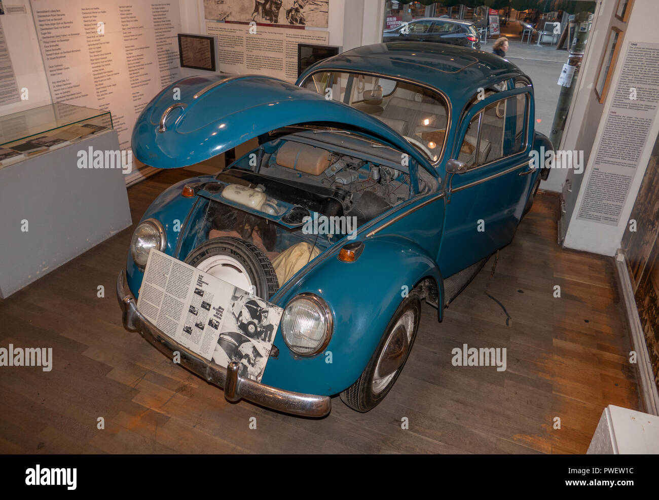 VW Volkswagen 1200 wurde verwendet, um die DDR-Bürger in die Flucht nach West-Berlin zu verbergen. Kurt Wordel geschmuggelt 55 Ostdeutsche über die Berliner Mauer. Stockfoto