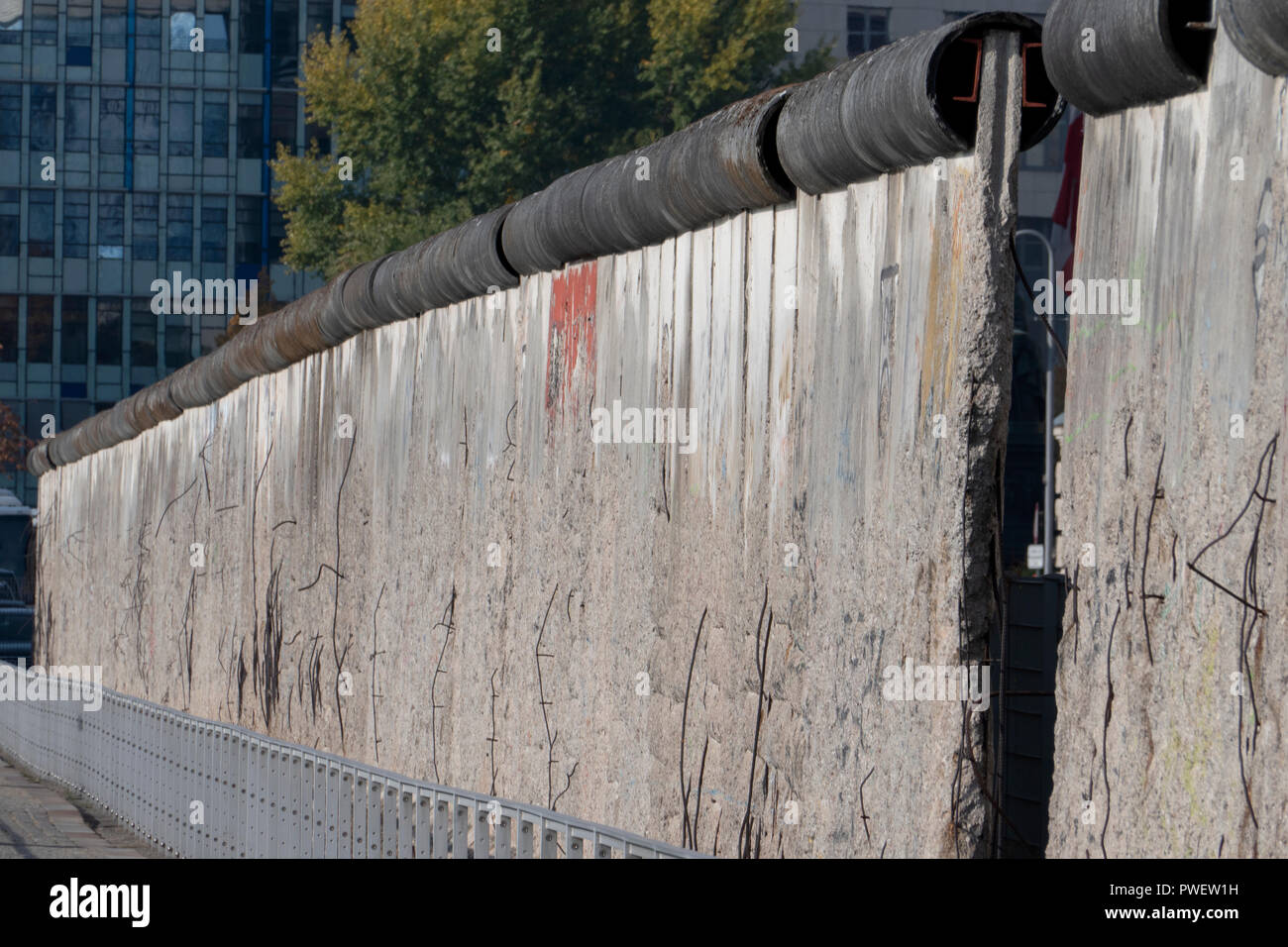 Reste der Berliner Mauer, die Ost und West trennte Deutschland und Berlin in der Zeit von 1961-1989. Stockfoto