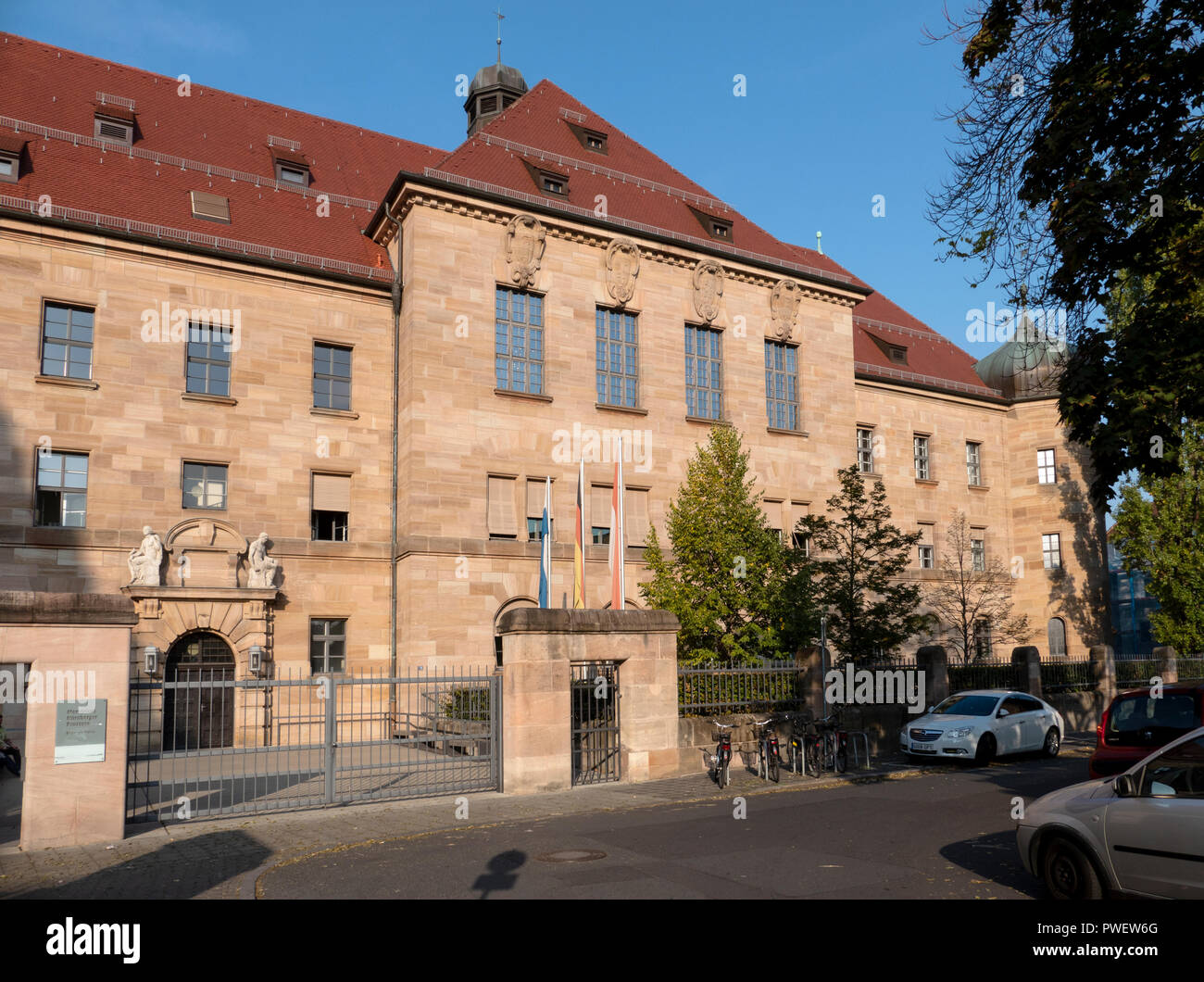 Gerichtssaal 600 bei der Palast der Justiz in Nürnberg, Deutschland. Ort der Nürnberger Prozesse von NS-Kriegsverbrecher wie Rudolf Hess. Stockfoto