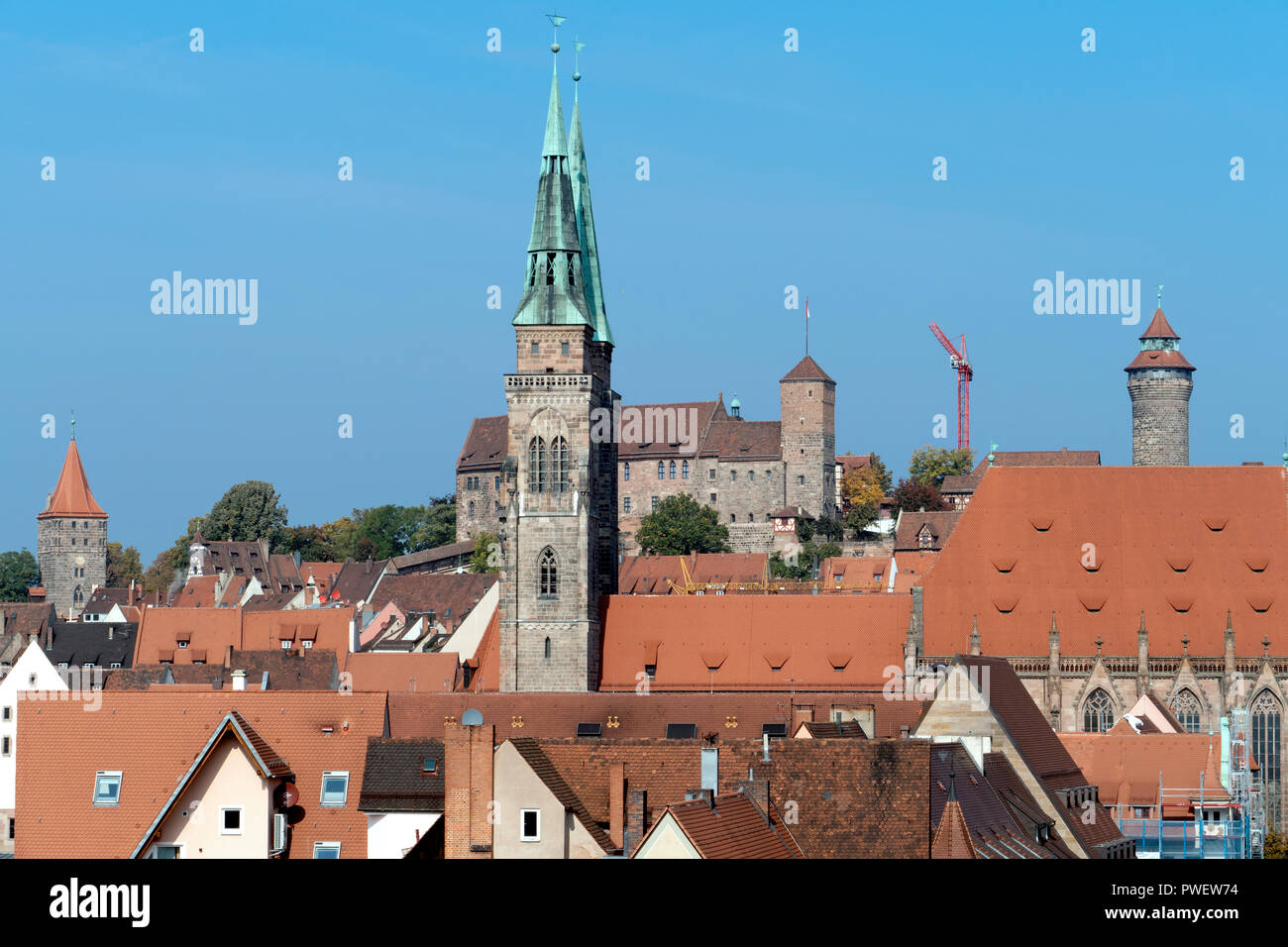 Die Turmspitze der Sebalduskirche, Nürnberg, Deutschland. Stockfoto