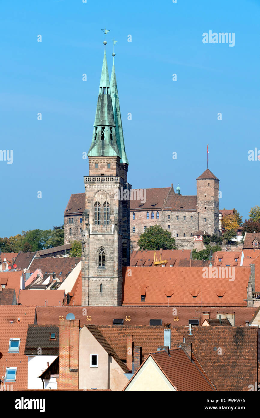 Die Turmspitze der Sebalduskirche, Nürnberg, Deutschland. Stockfoto
