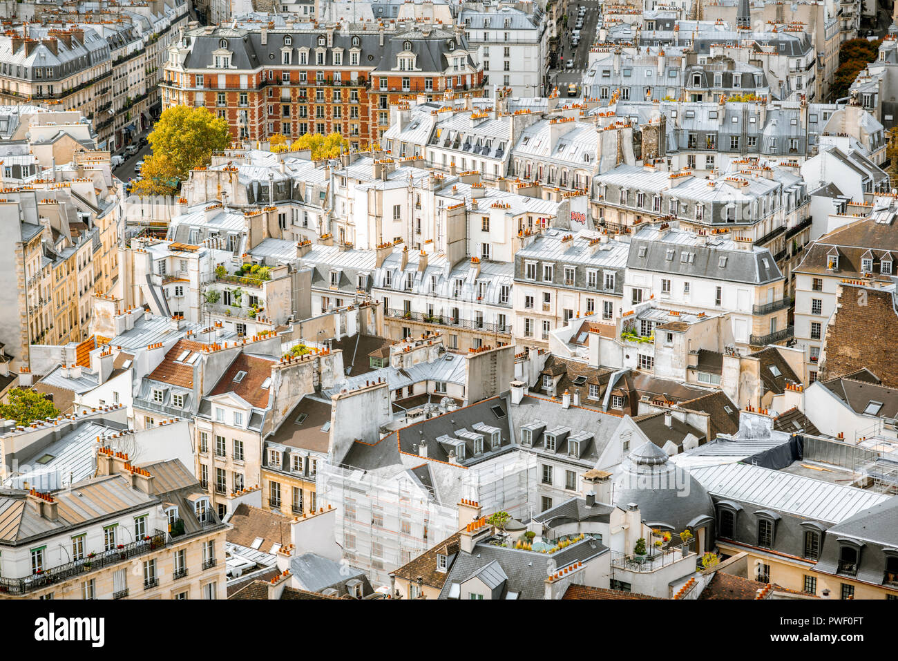 Ansicht von oben auf der schönen Wohngebäude in Paris. Stockfoto