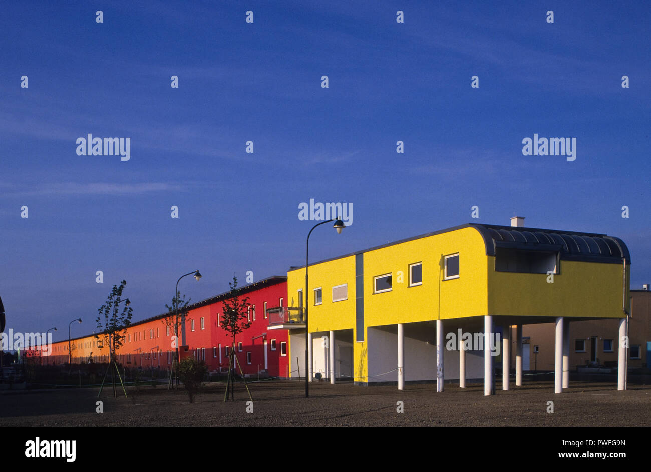 Wien, Wohnbau der 1980er Jahre, Siedlung Pilotenweg von Adolf Krischanitz Stockfoto