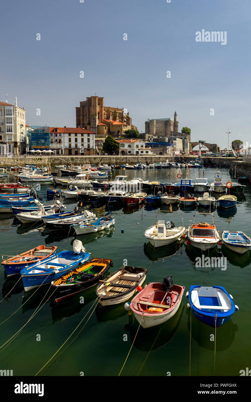 Castro Urdiales Hafen (Cantabria - Spanien) Stockfoto