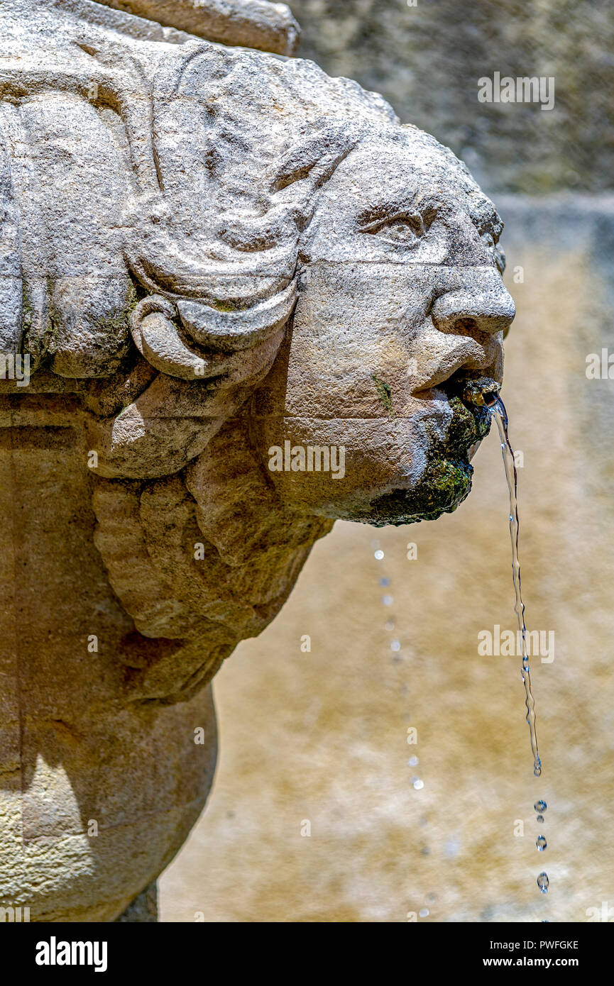 Frankreich. Vaucluse (84). Comtat Venaissin. Pernes-les-Fontaines. Krankenhaus Brunnen Stockfoto
