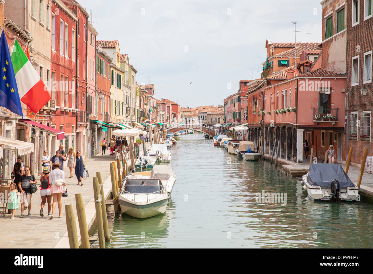 Fondamenta dei Vetrai, einer der wichtigsten Straßen auf der Insel Murano, Venedig, Italien. Stockfoto