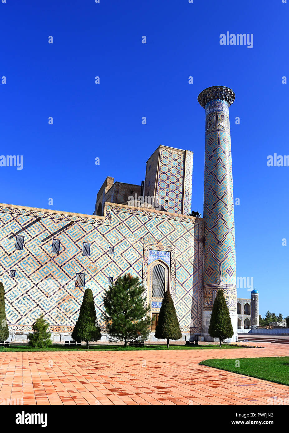 Ensemble von madrasah mit bemalten Stein Wände und Säulen der Persischen rchitecture-des 15. - 17. Jahrhundert Stockfoto