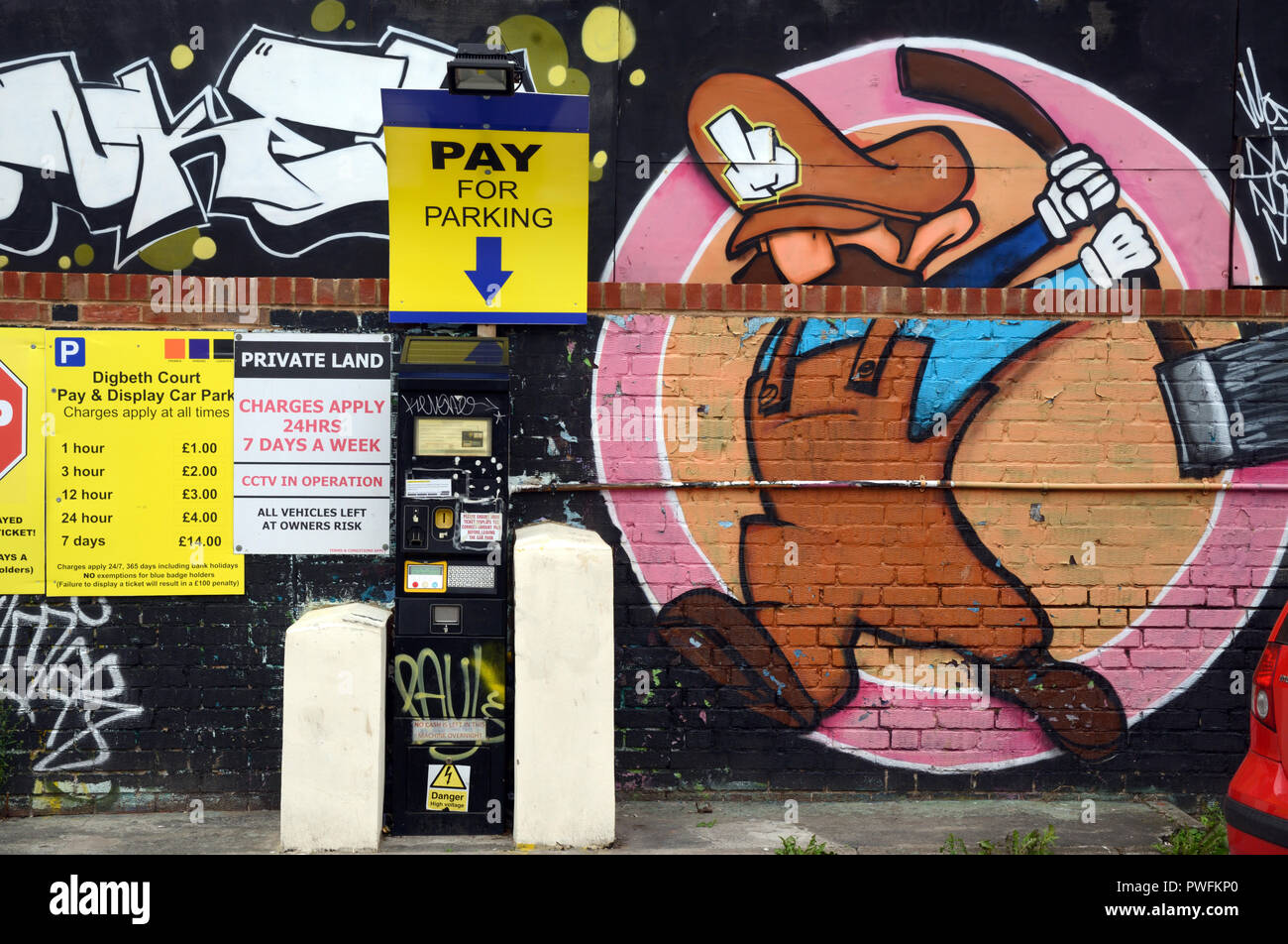 Parkplatz Preise und Bezahlen und Anzeige Maschine Digbeth Birmingham England Stockfoto