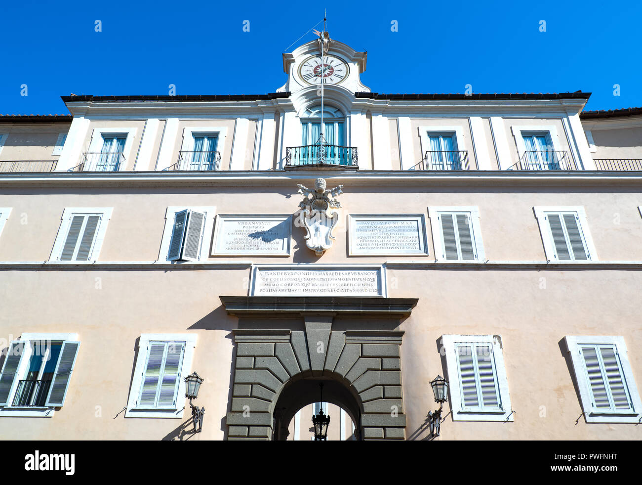 Palermo, Italien, 21. April 2017: Die Hauptfassade des Apostolischen Palastes, der Sommerresidenz der Päpste Stockfoto