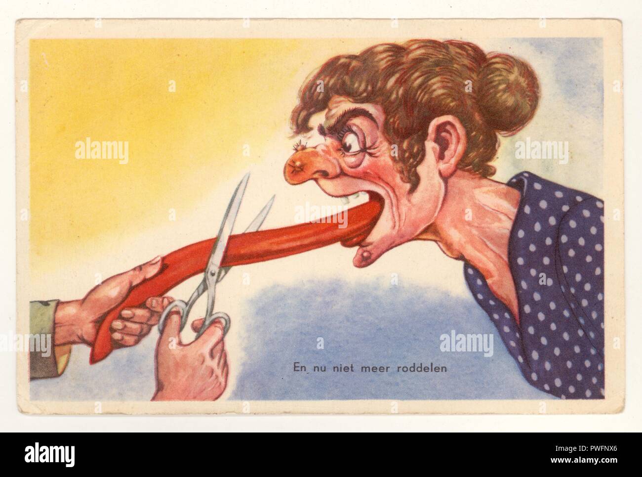 Frühe Niederländische 1900 grausam komischen Anti-Wahlrecht, anti-feministischen Postkarte, aus den Niederlanden, zeigt eine Frau, die Zunge abschneiden, sie aufzuhalten Klatschen (silencing Frauen) - Postkarte liest'en Nu niel Meer roddelen', in Holland gedruckt, möglicherweise 1930 Stockfoto