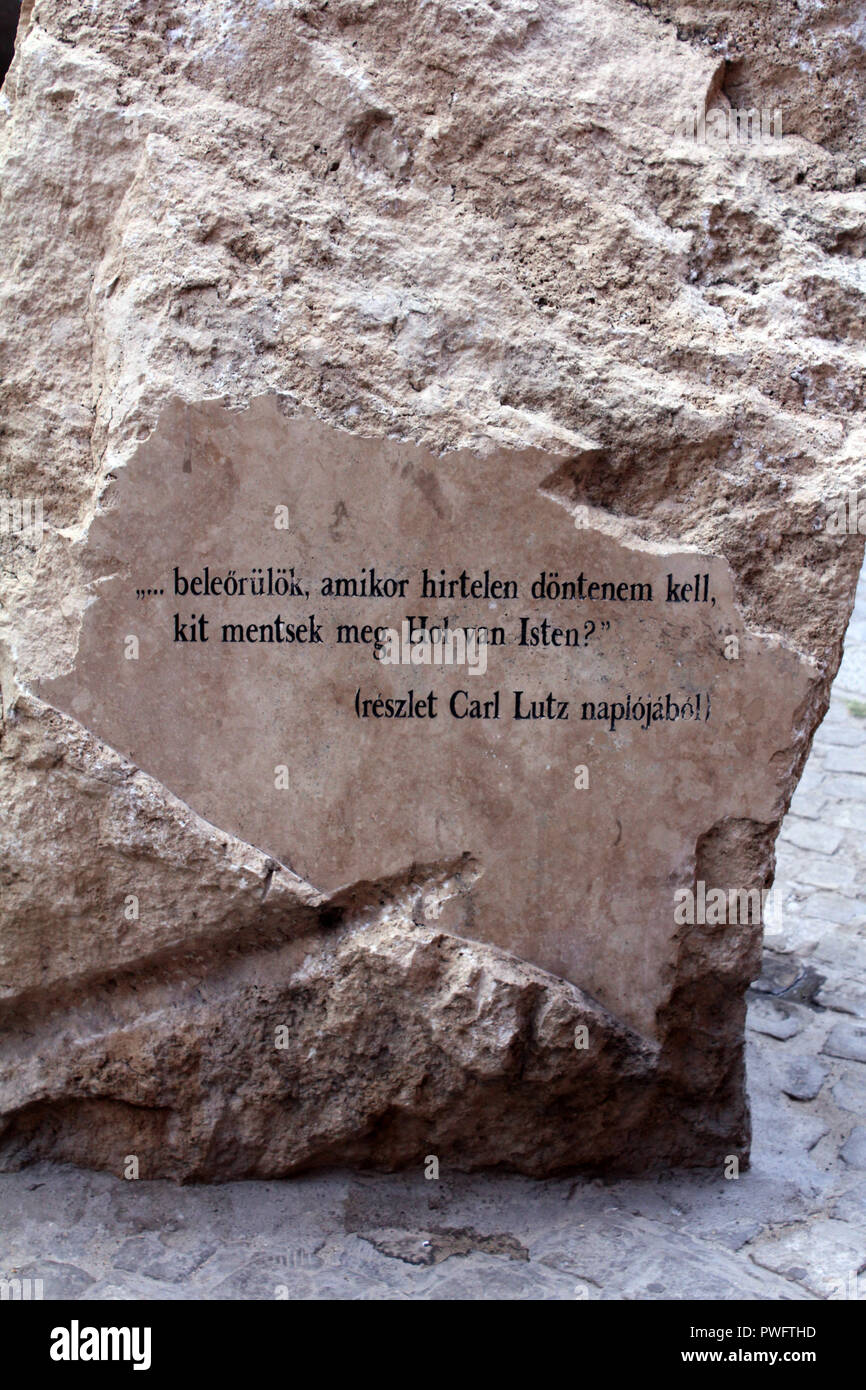 Denkmal mit der Inschrift zu Carl Lutz (die vergessenen Helden) zur Rettung verfolgter Juden während des Holocaust, 1945, Budapest, Ungarn Stockfoto