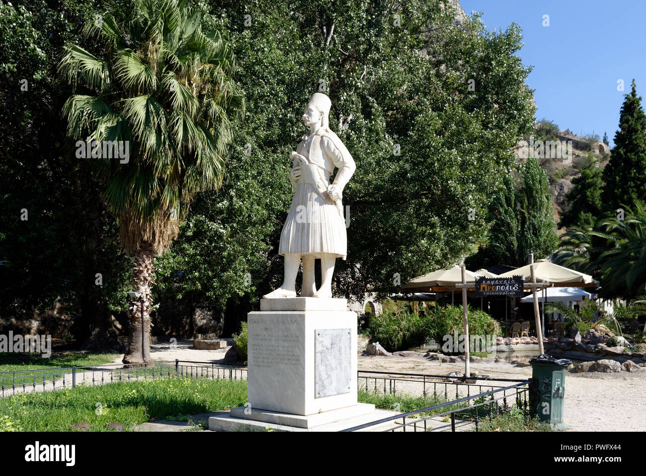 Memorial Statue von staikos Staikopoulos, Held des griechischen Unabhängigkeitskrieges". Nafplio. Peloponnes. Griechenland. Στάικος Σταϊκόπουλος, 1799-1835 Stockfoto