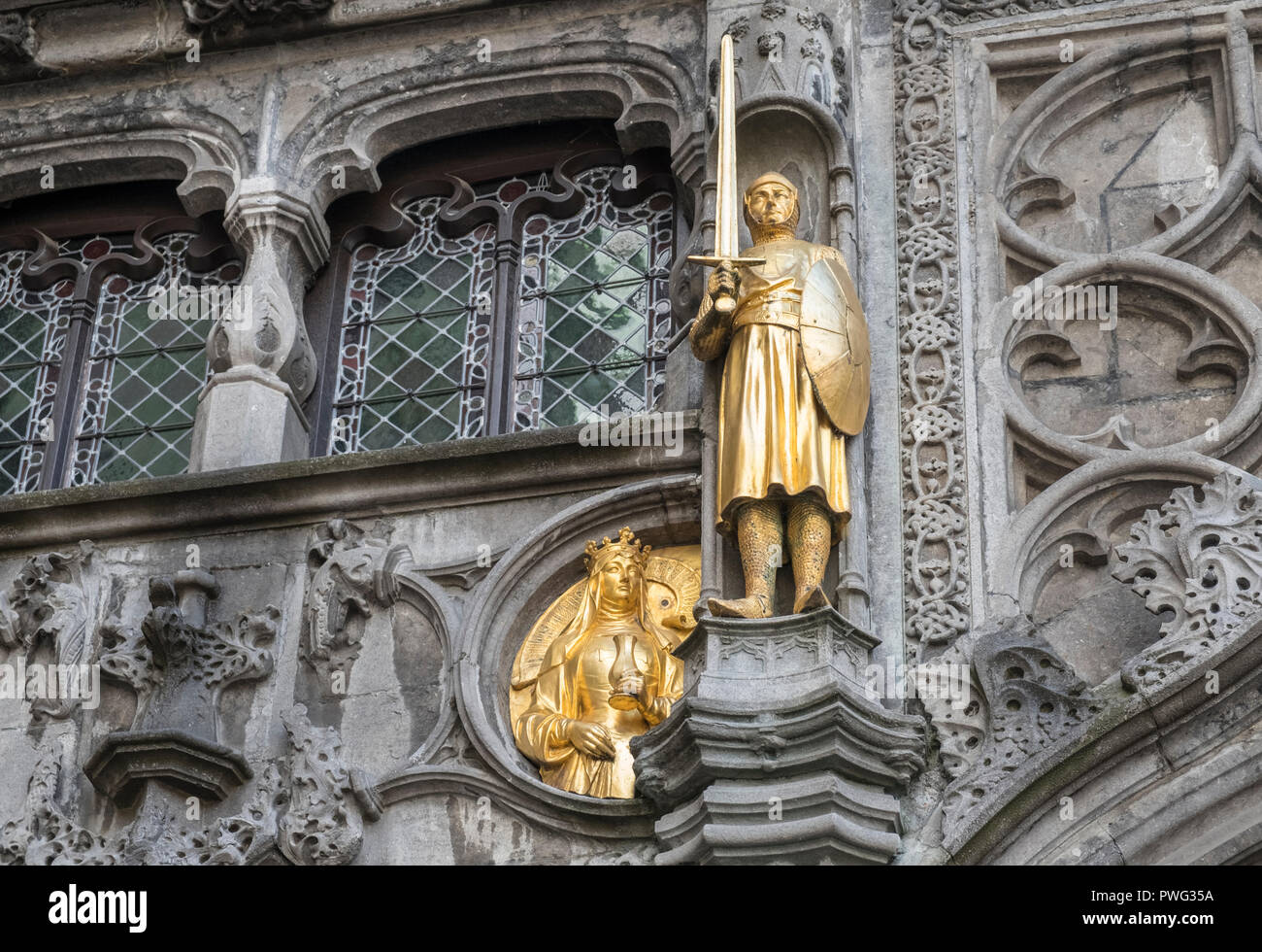 Äußere architektonische Details der Basilika des Heiligen Blutes Kirche, Markt, Brügge, Belgien Stockfoto