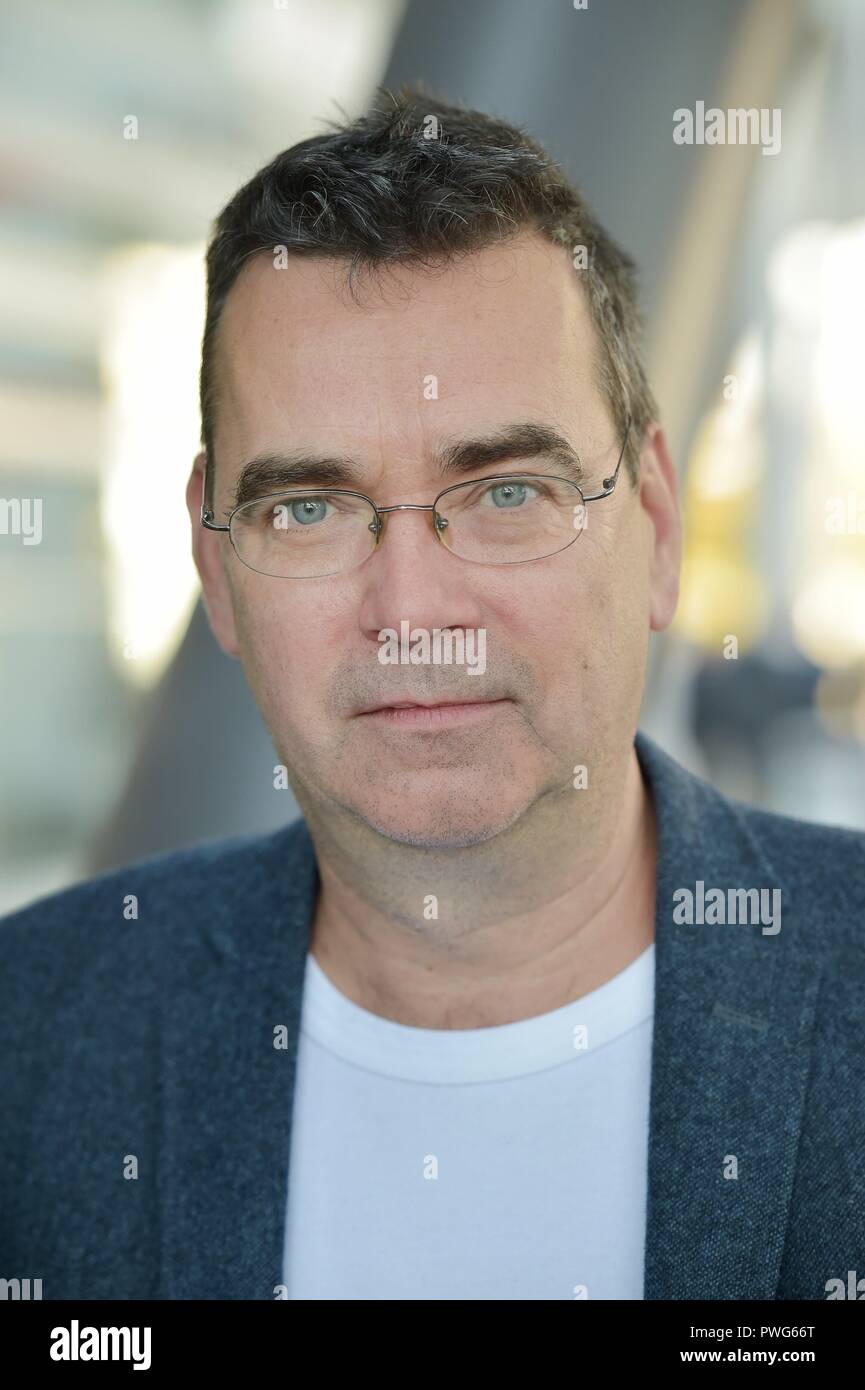 Mick Herron im Oktober 2018 auf der Frankfurter Buchmesse. | Verwendung weltweit Stockfoto