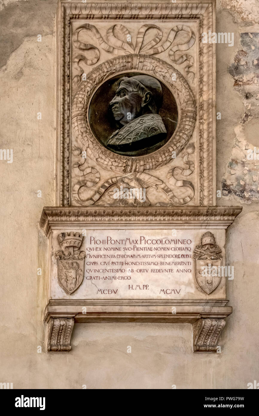 Pienza, Toskana, Italien Piazza Pio II. Stockfoto