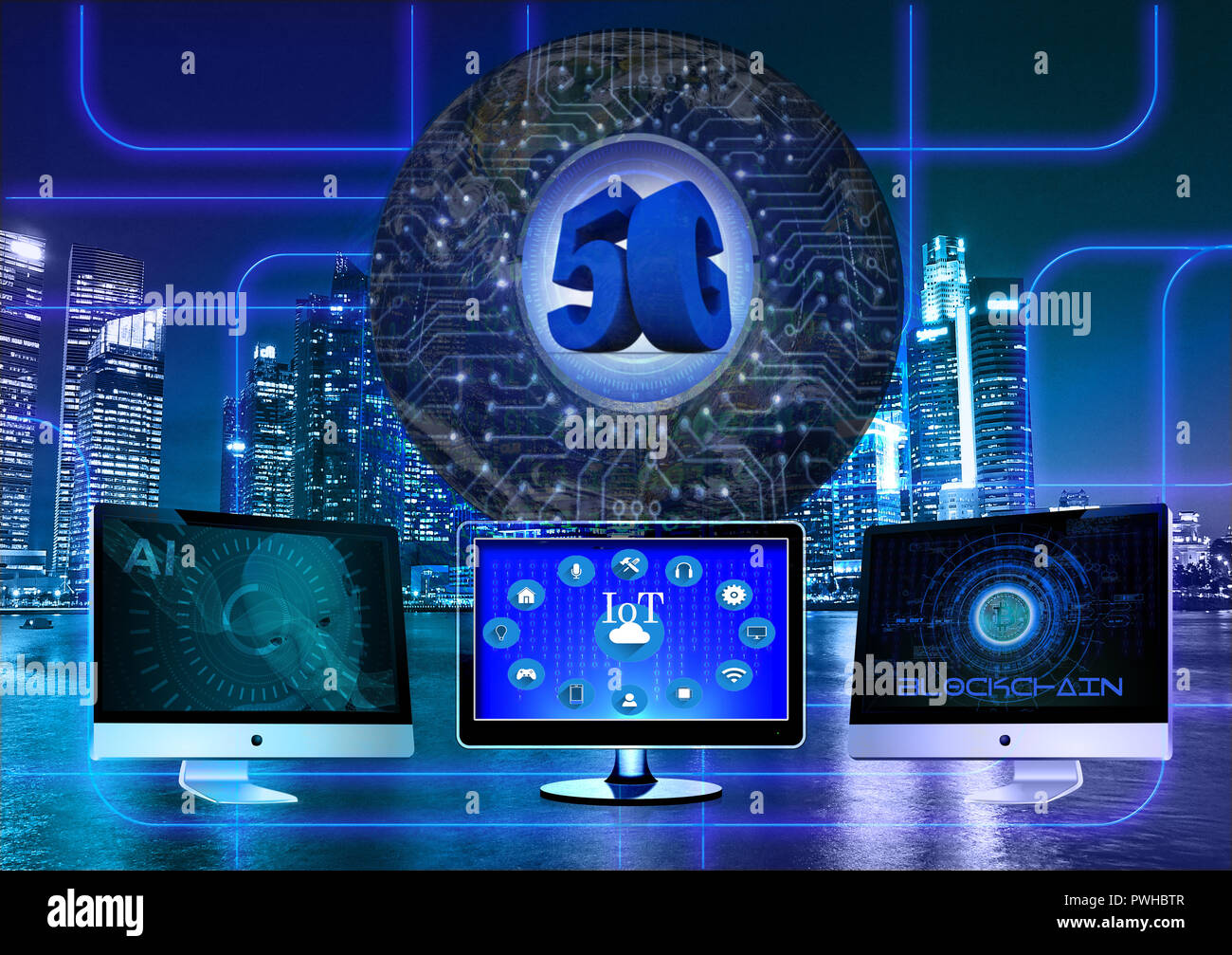 Bild mit 5G, IoT, Ai und blockchain mit drei Bildschirmen und einem Globus mit Computerchip Verbindungen. Blau 3 D 5 G in der Mitte der Erde. Stockfoto