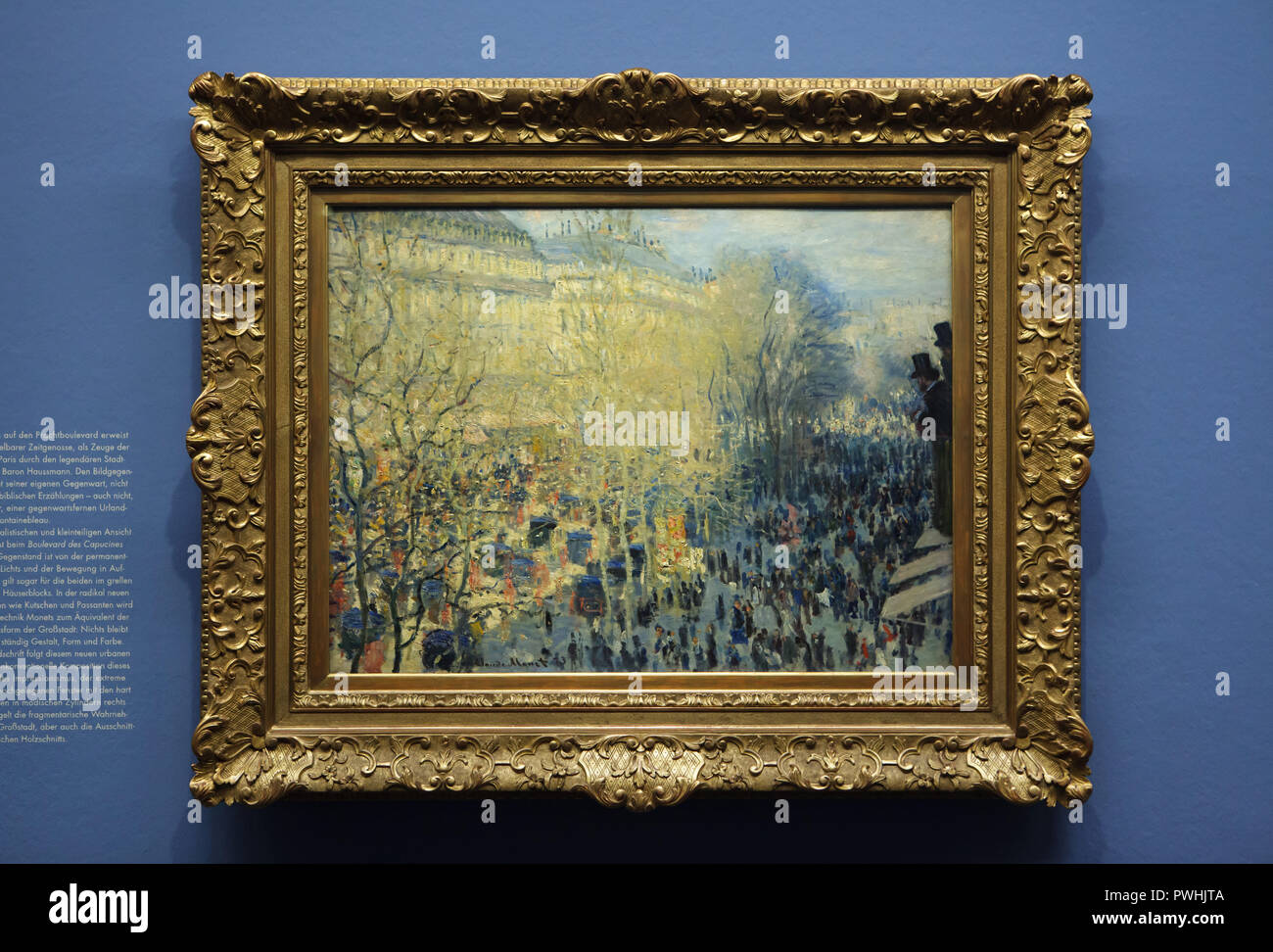Malerei 'Boulevard des Capucines' (1873) des Französischen impressionistischen Malers Claude Monet auf Anzeige an seine retrospektive Ausstellung in der Albertina in Wien, Österreich. Die Ausstellung, die der Gründer der Französischen impressionistischen Malerei wird bis zum 6. Januar 2019 gewidmet. Stockfoto