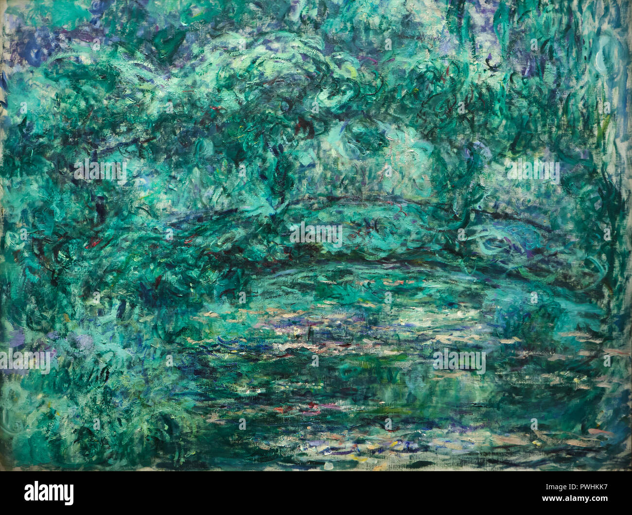 Gemälde "japanische Brücke" (1918-1924) von der Französischen impressionistischen Malers Claude Monet auf Anzeige an seine retrospektive Ausstellung in der Albertina in Wien, Österreich. Die Ausstellung, die der Gründer der Französischen impressionistischen Malerei wird bis zum 6. Januar 2019 gewidmet. Stockfoto