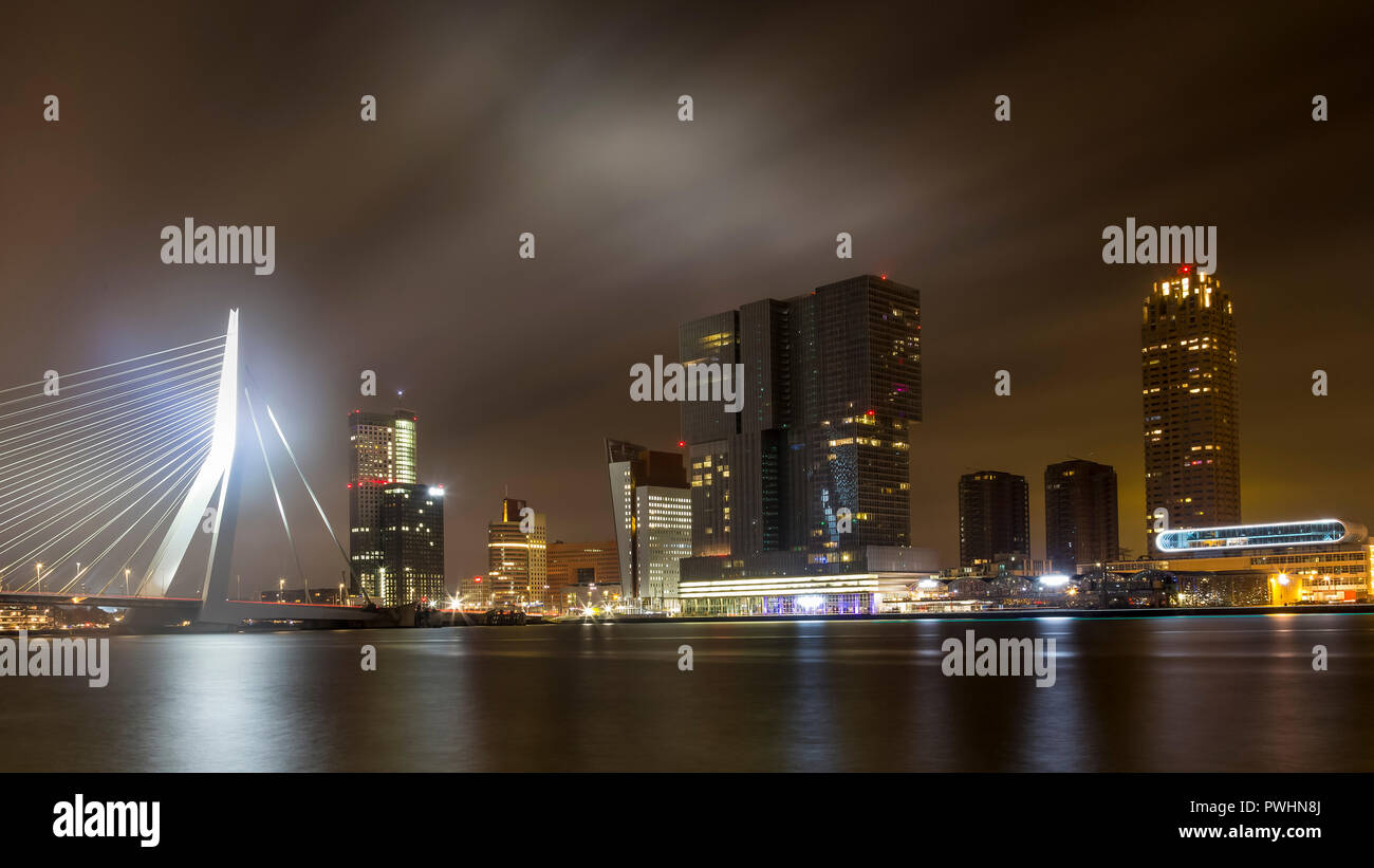 Die Erasmusbrücke in Rotterdam in den Niederlanden Stockfoto