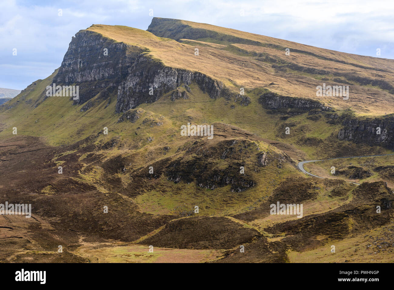 Landschaftlich reizvolle Straße durch den Quiraing, trotternish Ridge, Isle of Skye, Schottland, Großbritannien Stockfoto