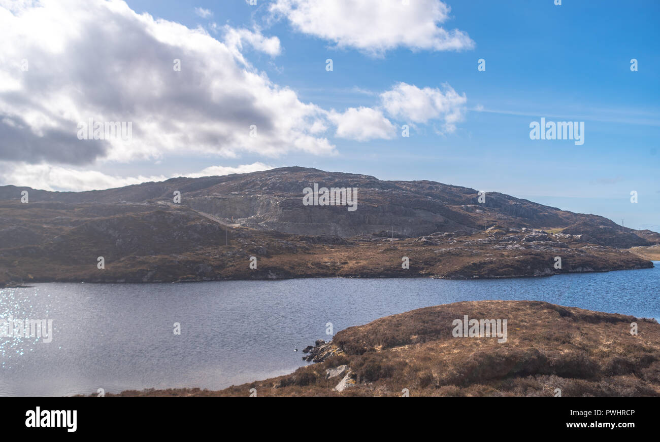 Seen und Buchten in die karge Landschaft der Insel Harris, Schottland, Großbritannien Stockfoto