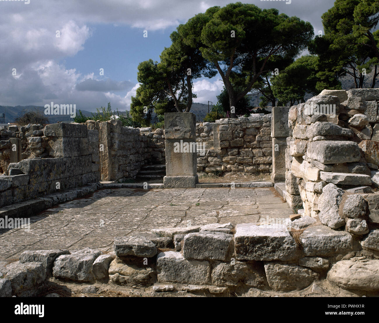 Griechenland. Kreta. Tylissos. 16.-14. Jh. v. Chr.. Ruinen der häusliche Raum von einem großen Haus. Stockfoto