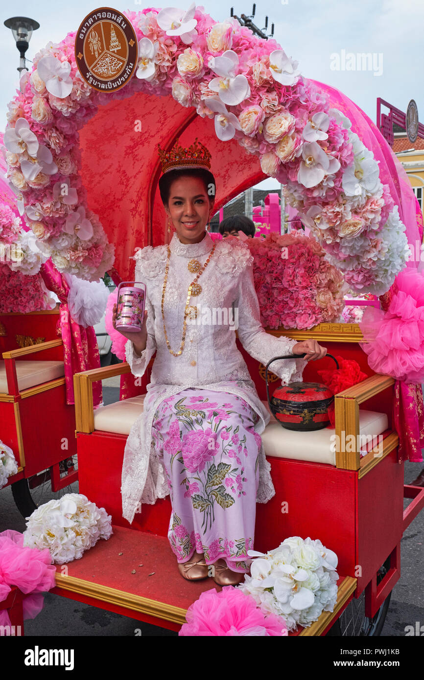 Eine Prozession während des Vegetarian Festival (Festival der neun Kaiser Götter) in Phuket Town, Thailand Stockfoto