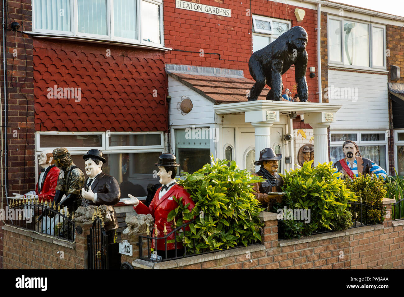 Großbritannien, England, Tyneside, Boldon, Heaton Gärten, kitsch Figuren verzieren Stan Yanetta von Stan's Fish House Stockfoto