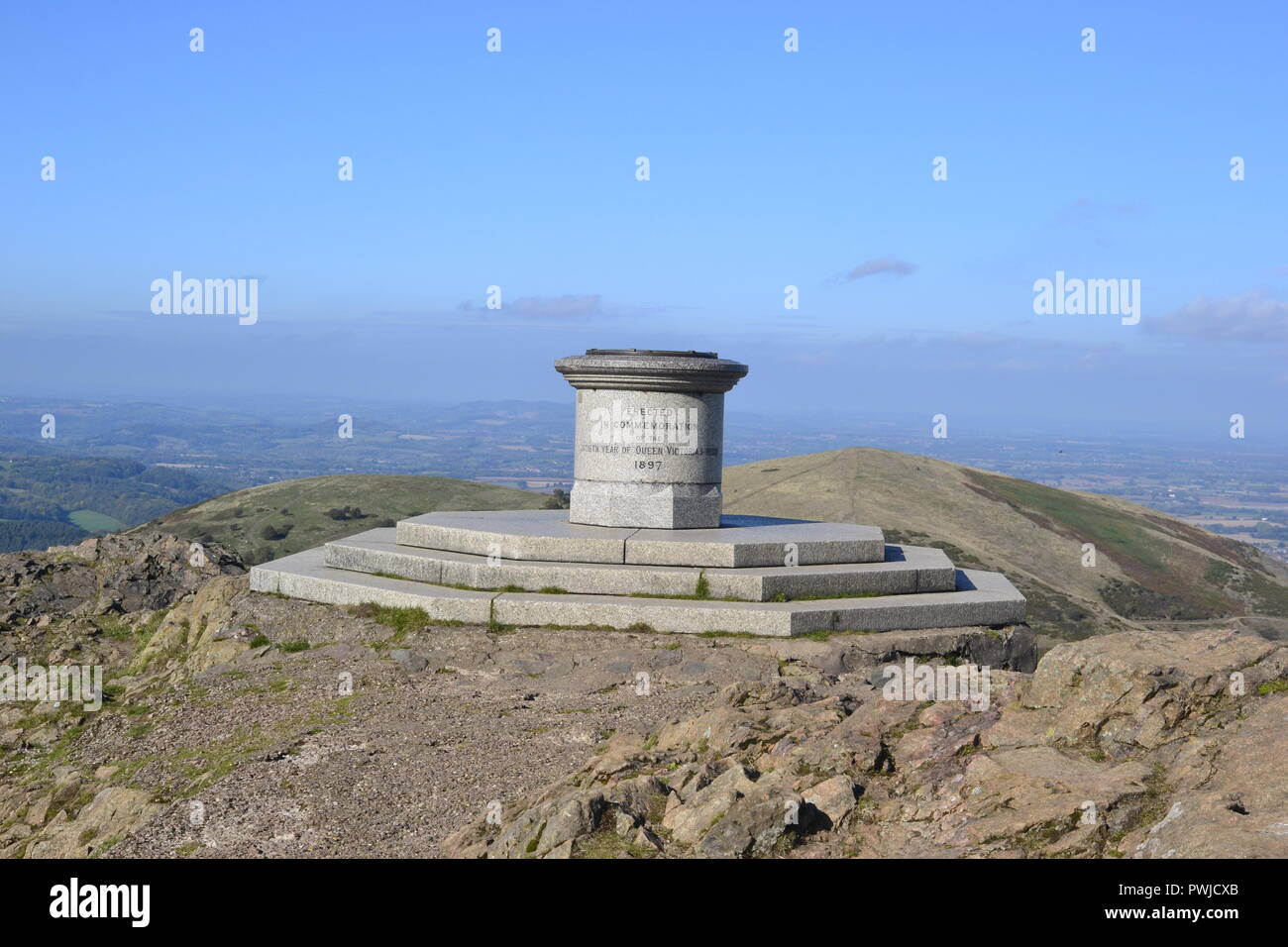 Gedenken an 60 Jahre der Königin Victoria. Anzeigen von Worcester Beacon, Worcestershire, Leuchtfeuer, die Rundumleuchte, Worcestershire, Malvern Hills, England, Großbritannien Stockfoto