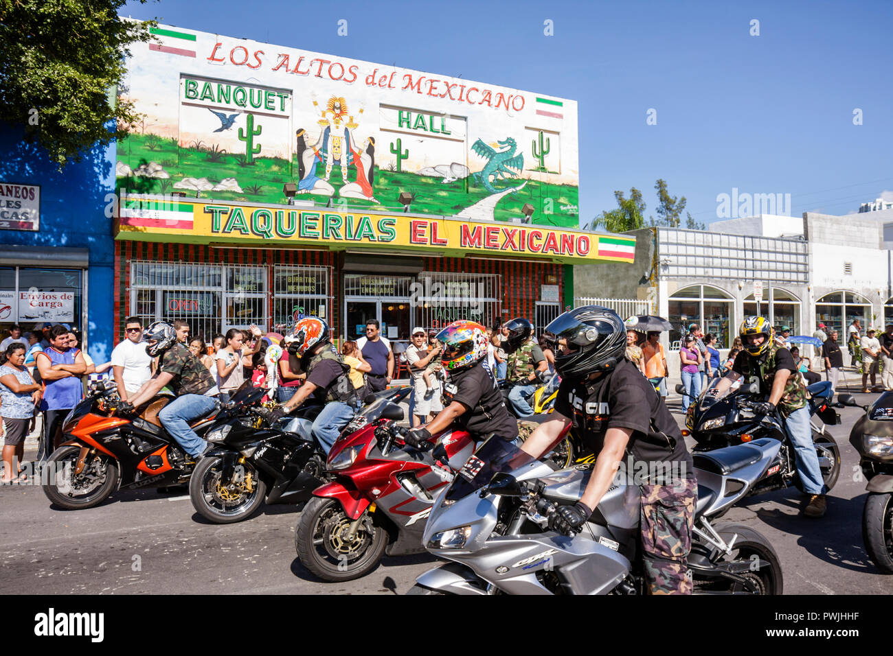 Miami Florida, Little Havana, Calle Ocho, Achte 8th Street, Tres Reyes Magos, drei 3 Kings Day Parade, Hispanic Festival, Tradition, Motorradclub, Gruppe, h Stockfoto