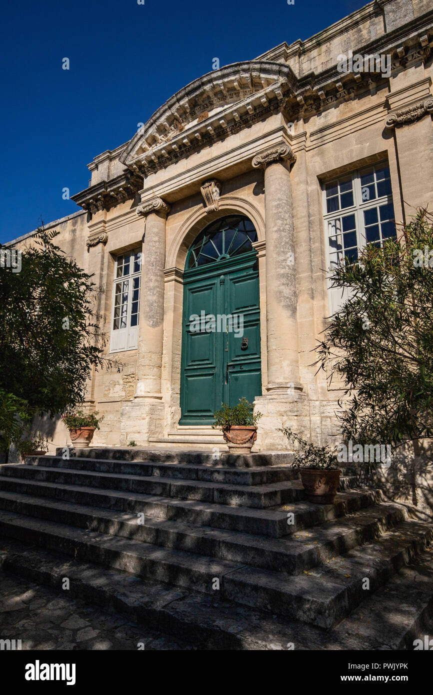 Abtei von Saint Andre Garten - zu den Schönsten iof Gärten in Frankreich, die Abtei von Saint Andre Gärten sind von Rosen, Olivenbäumen und Pinien t Stockfoto