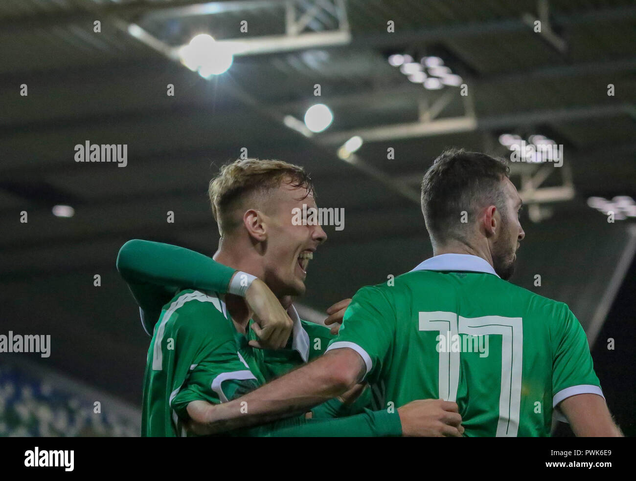 Belfast, Nordirland UK. 16. Oktober 2018. Internationaler Fußball - 2019 UEFA unter 21 WM Qualifikation - Gruppe 2 - Nordirland gegen die Slowakei. Mark Sykes (11) feiert sein Ziel für Nordirland. Quelle: David Hunter/Alamy Leben Nachrichten. Stockfoto