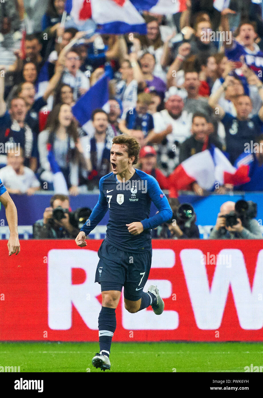 Paris, Frankreich. 16. Oktober, 2018. Antoine GRIEZMANN, FRA 7 schießen Ziel für 1-1 Manuel Neuer, DFB 1 Torhüter, Jubeln, Freude, Emotionen, feiern, lachen, Jubeln, Jubeln, reißt die Arme, ballte die Faust, Feiern, Feier, Frankreich - Deutschland Fußball-Nationen Liga, Saison 2018/2019, Oktober 16, 2018 Paris, Deutschland. © Peter Schatz/Alamy leben Nachrichten Stockfoto