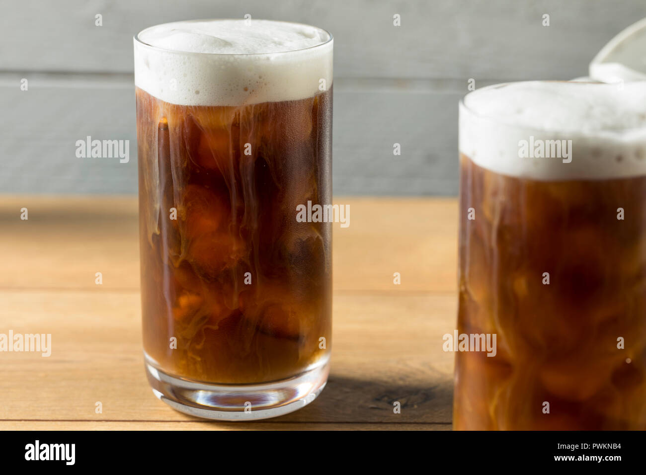 Hausgemachte kalte Kaffee brühen mit Kaltschaum Stockfoto