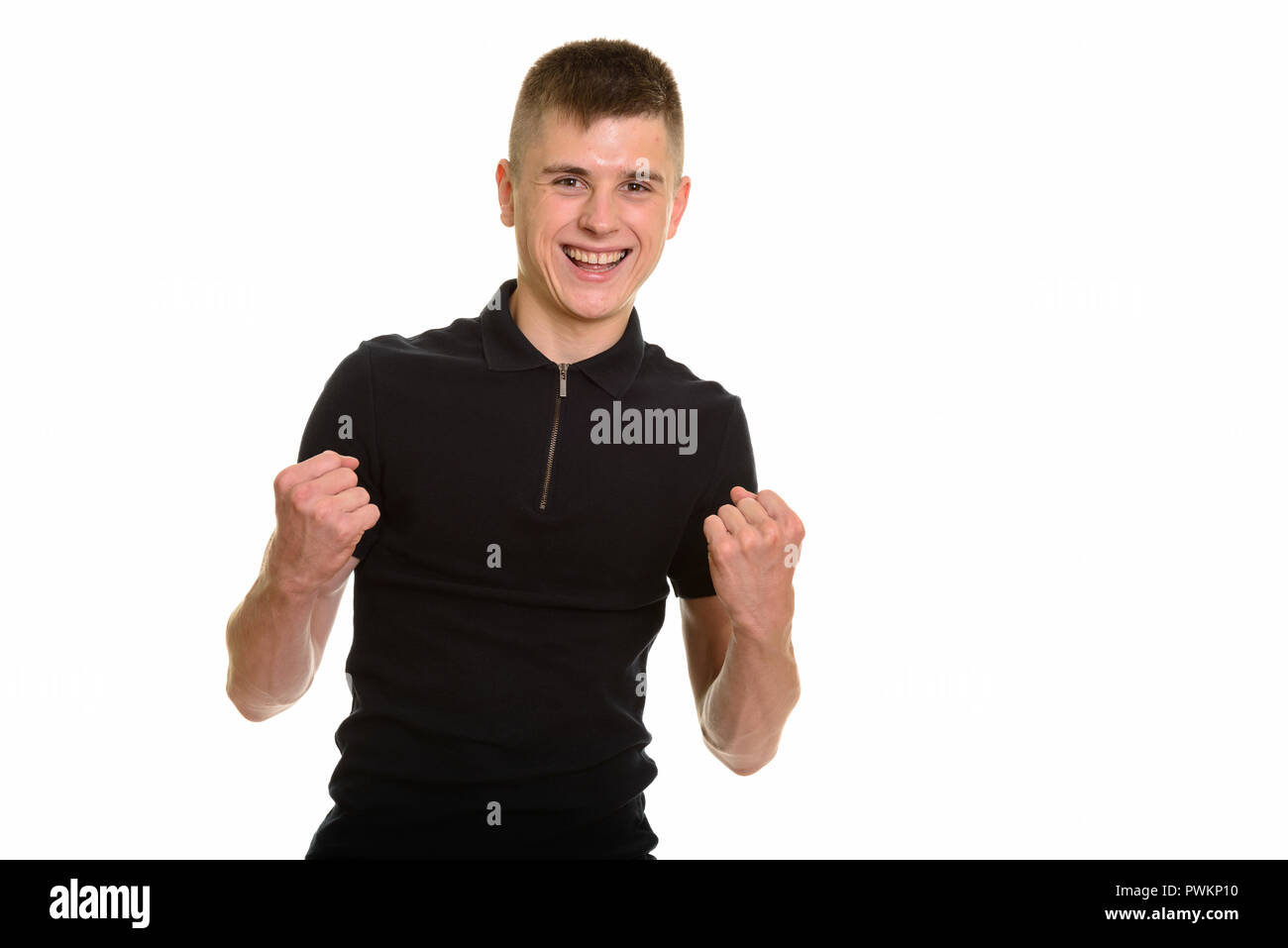 Junge glücklich kaukasischen Mann lächelnd und mit bot motiviert Stockfoto