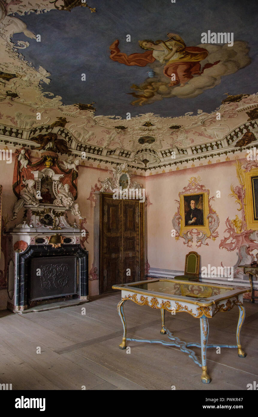 Ottobeuren ist eine Benediktinerabtei in Ottobeuren, in der Nähe von Memmingen im bayerischen Allgäu, Deutschland. Stockfoto