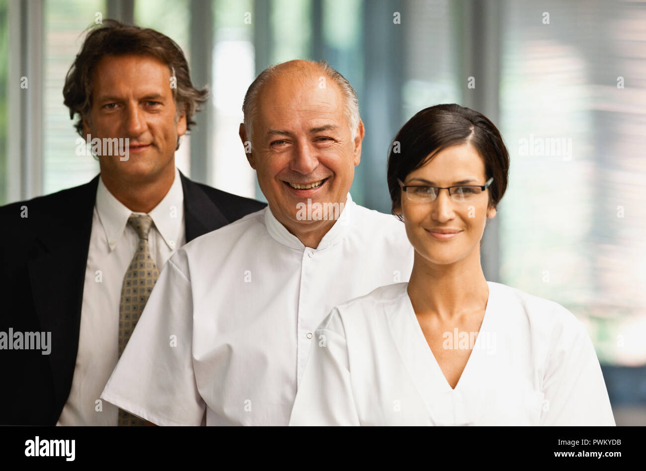 Portrait von drei Angehörige der Gesundheitsberufe. Stockfoto