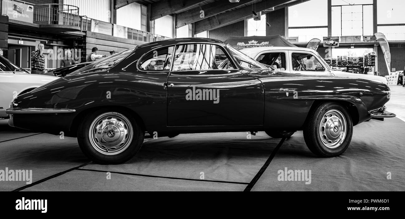 PAAREN IM GLIEN, Deutschland - 19. MAI 2018: Sportwagen Alfa Romeo Giulietta Sprint Speciale. Karosseriebauer Bertone. Oldtimer-show 2018 sterben Stockfoto