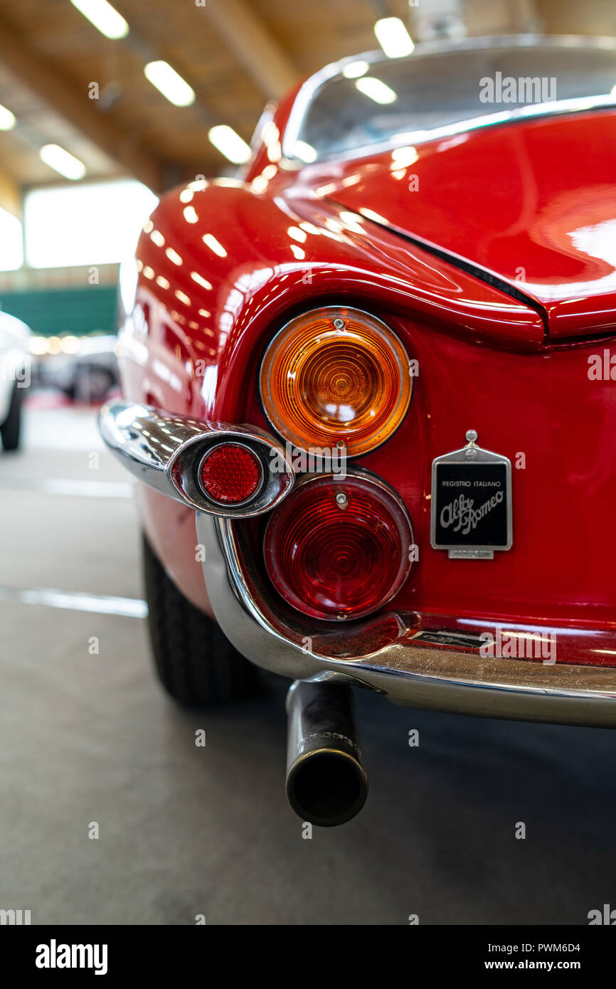 Fragment der Sportwagen Alfa Romeo Giulietta Sprint Speciale. Ansicht von hinten. Karosseriebauer Bertone. Oldtimer-show 2018 sterben. Stockfoto