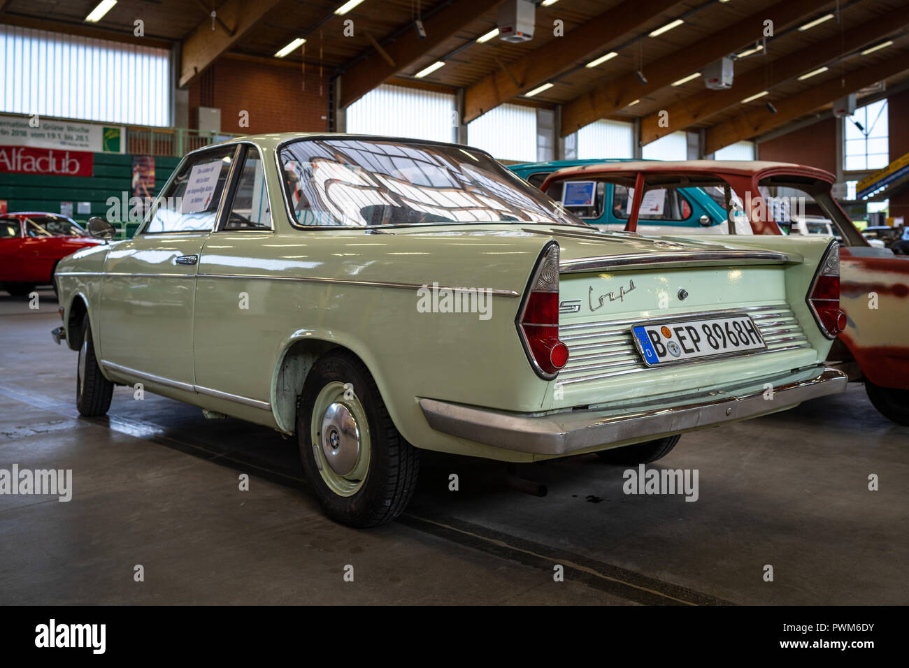 PAAREN IM GLIEN, Deutschland - 19. MAI 2018: Kleine heckmotorwagen Auto BMW 700 LS Coupé, 1962. Ansicht von hinten. Oldtimer-show 2018 sterben. Stockfoto